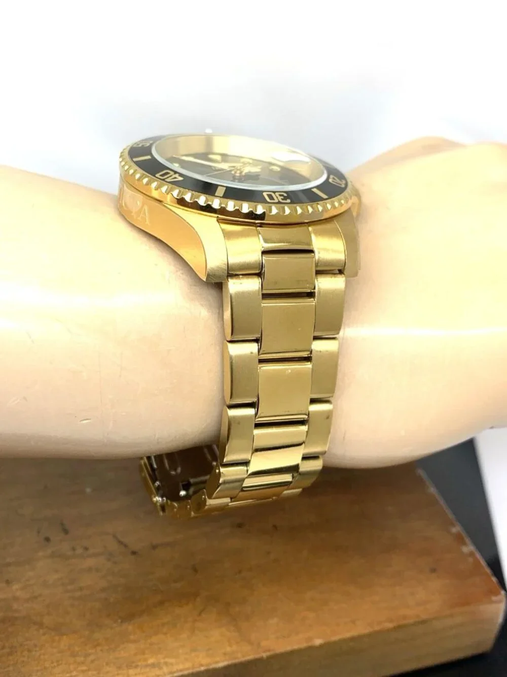 Invicta Men's Watch 26975 Pro Diver Black Dial Gold Stainless Steel Quartz 40mm